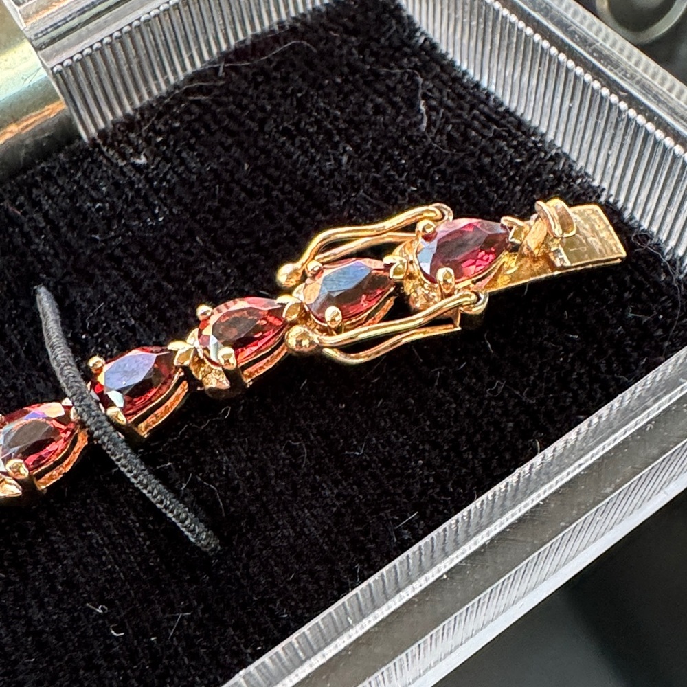 Elegant 925 Red Gemstone Bracelet - Picture 8 of 9